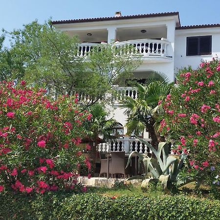 Guest House Villa Marlis Malinska Exterior foto